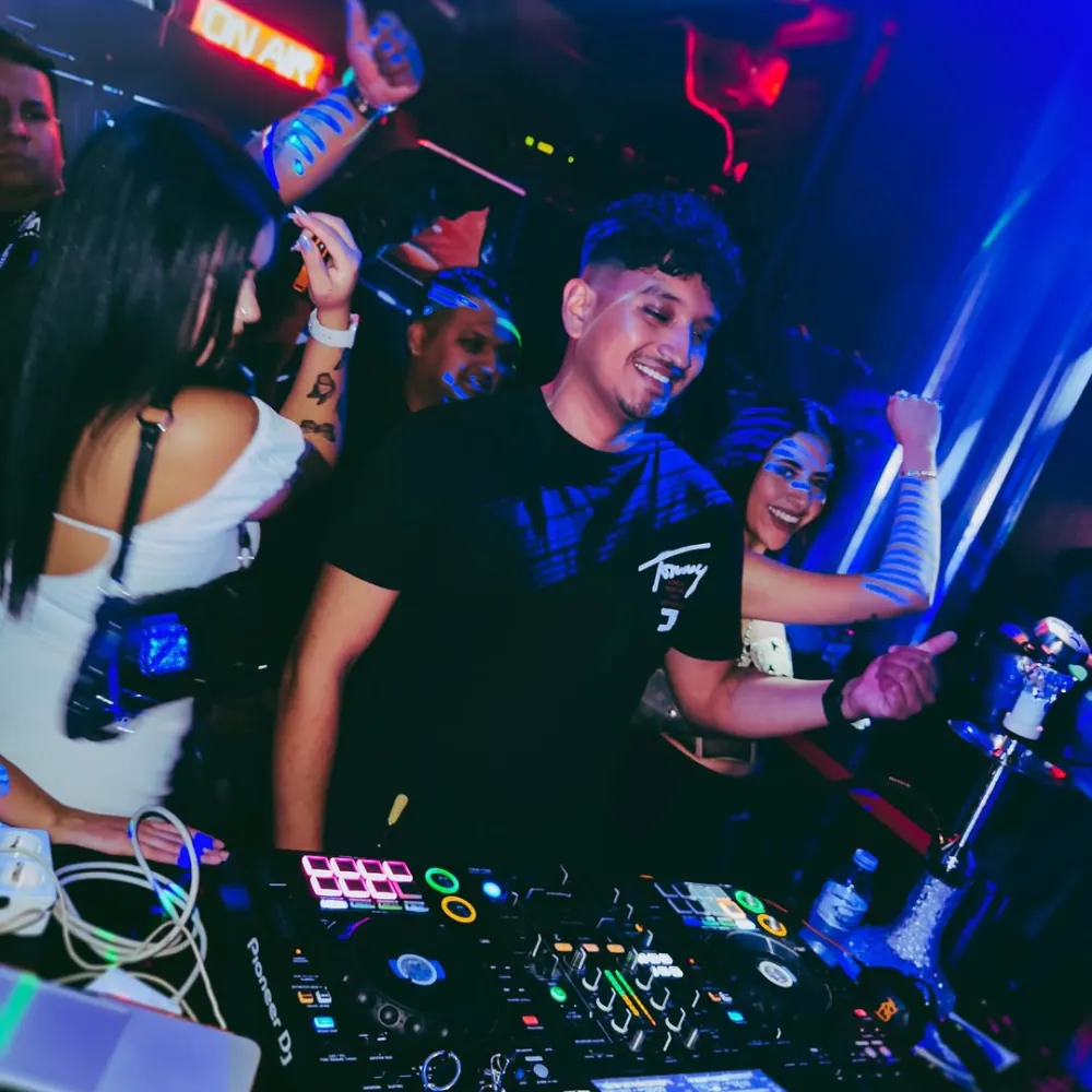 Boiler room - DJ Revol